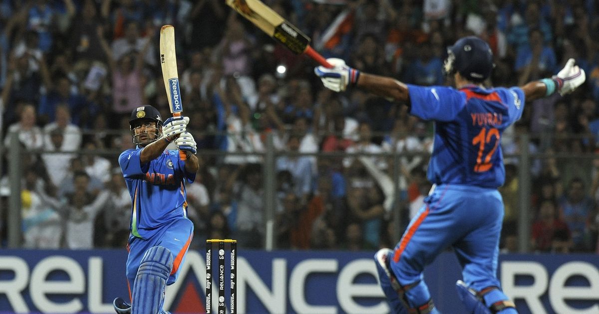 MS Dhoni six