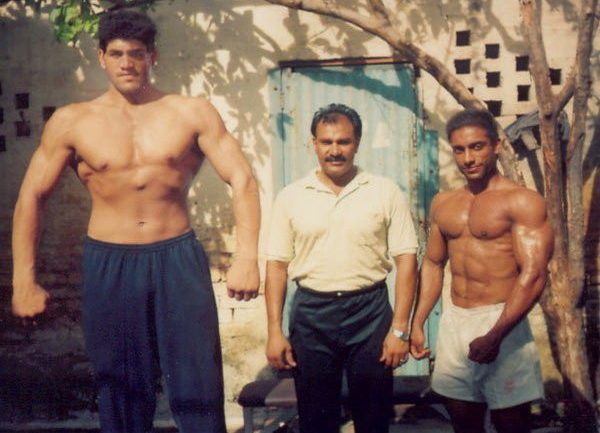 Khali Early Life
