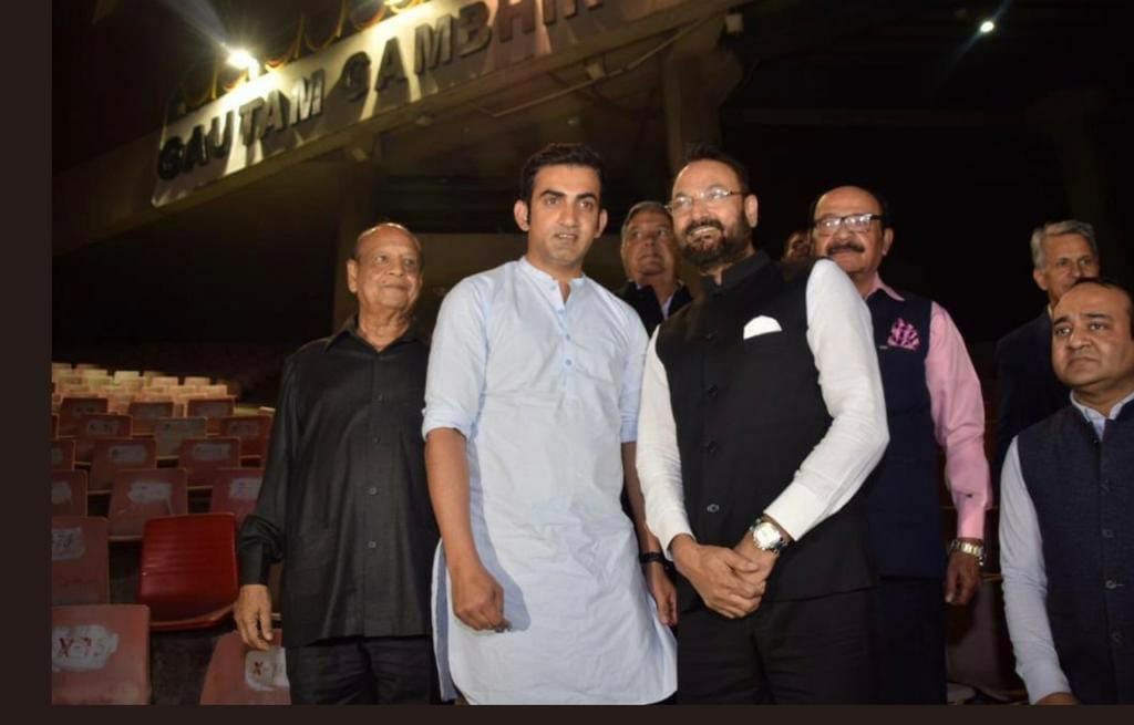 #ShameonGambhir trends on Twitter after picture with former DDCA sec goes viral