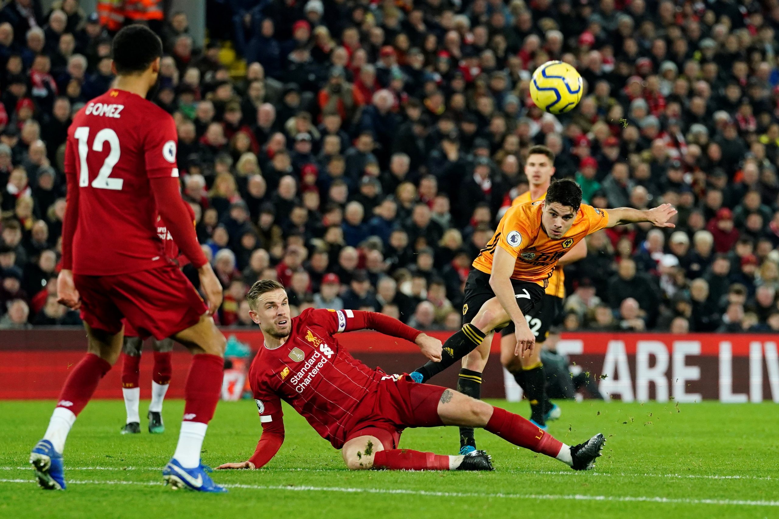 Pedro-Neto-vs-liverpool