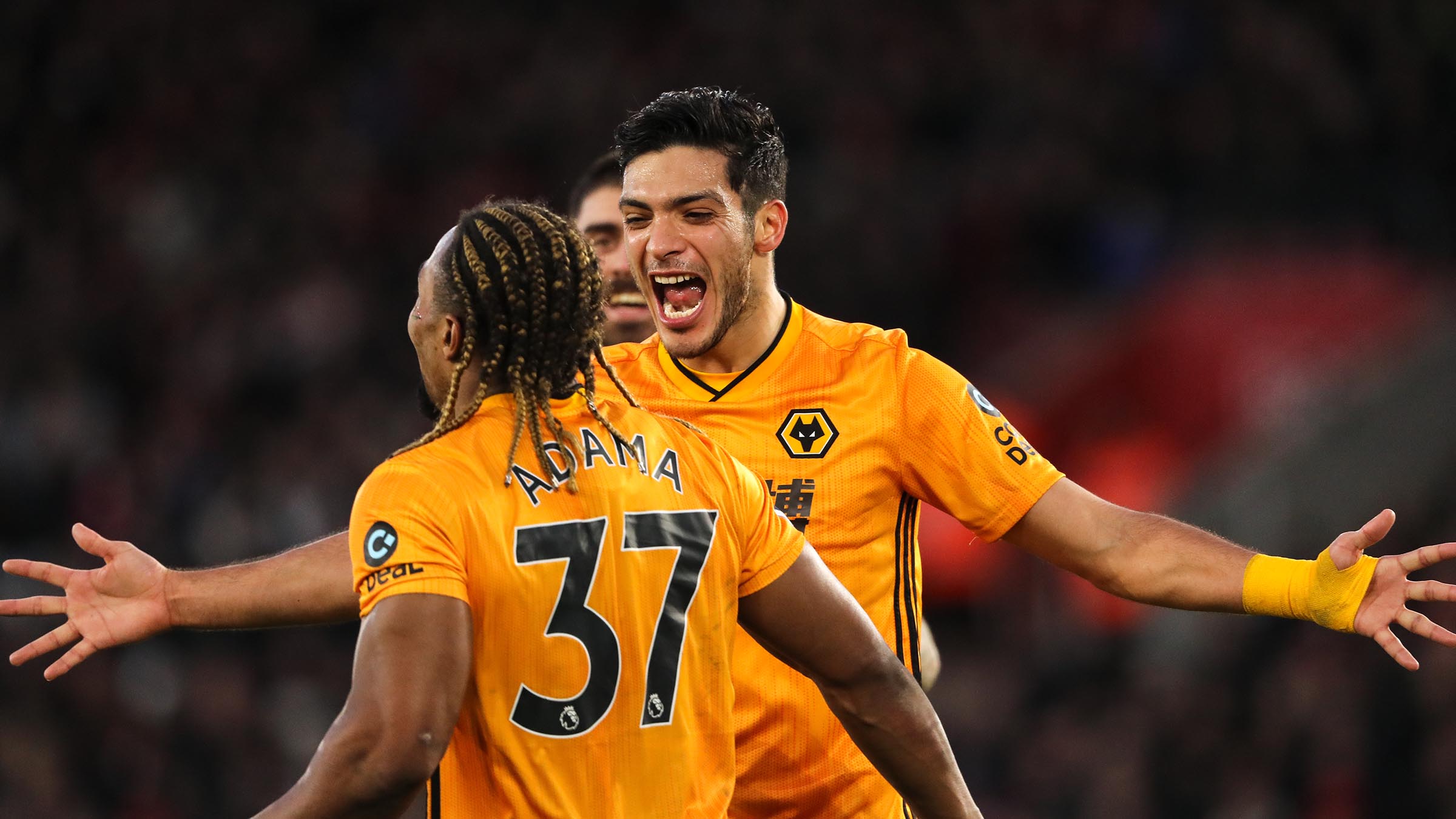 Wolves duo set record despite Liverpool win 2-1