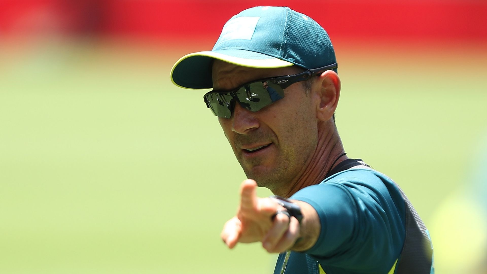 justin-langer-praised-by-gambhir-australian-team