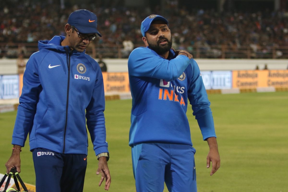  rohit-sharma-shoulder-injury-vs-aus-2020
