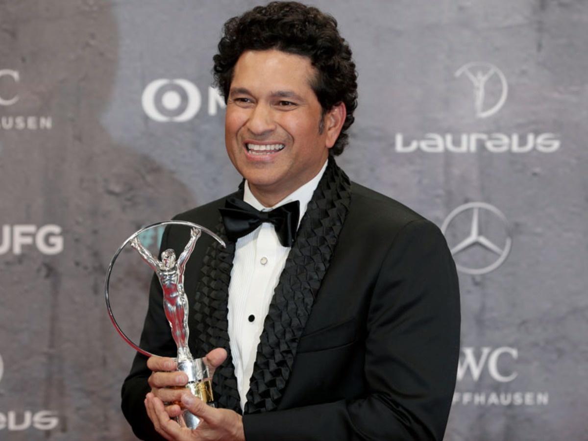 Watch: Sachin Tendulkar asks for forehand tips from Roger Federer