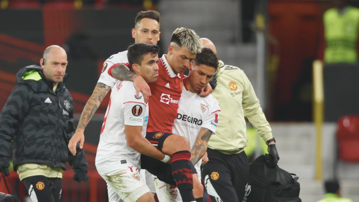 EPL 2022/23 : Manchester United Center-back Lisandro Martinez ruled out for this season due to injury!