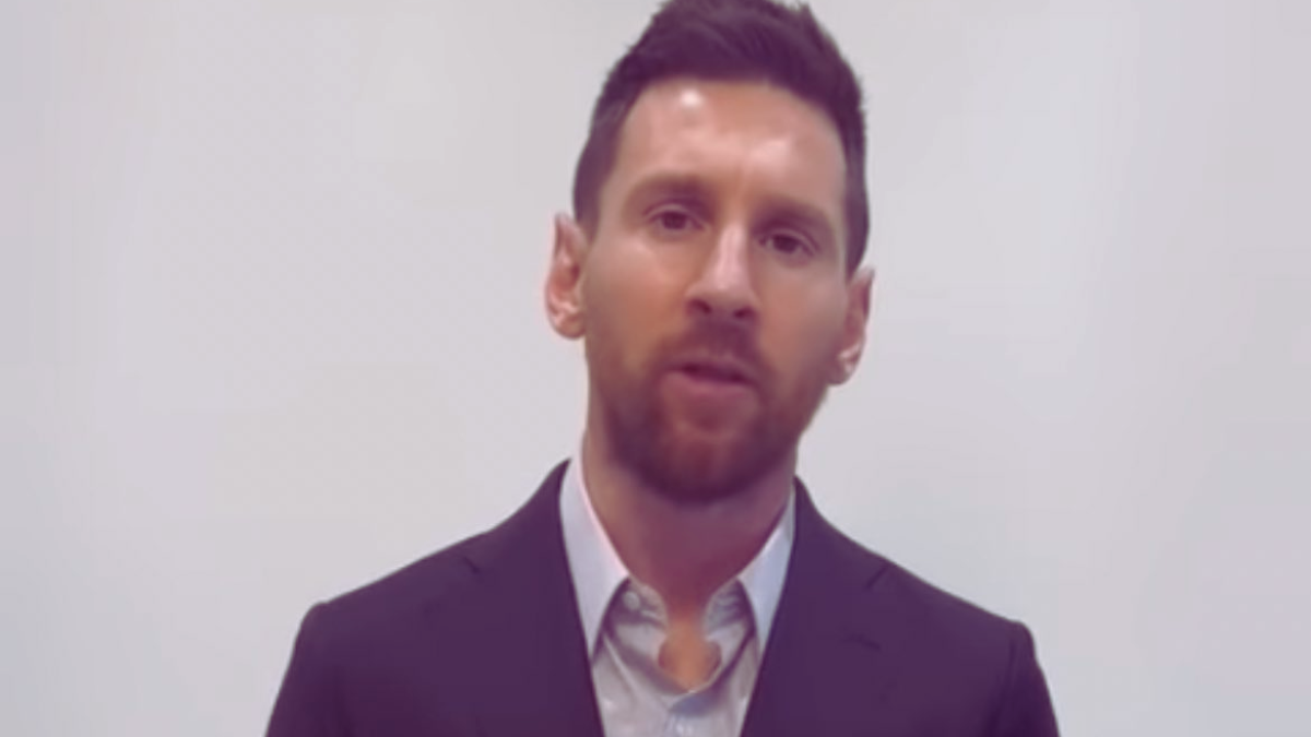 Watch : Lionel Messi apologize to PSG Fans and management for unapproved trip to Saudi Arabia!