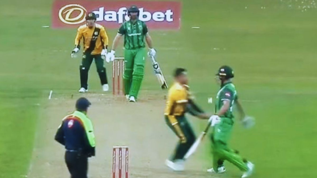 Steve Mullaney Takes Stunning Catch With the Help of Non-Striker