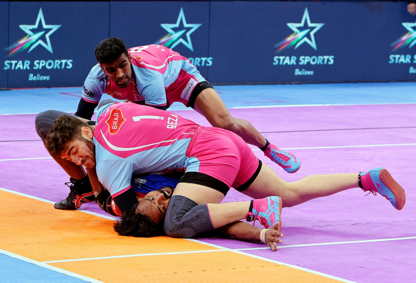 Arjun and Reza shine as Jaipur Pink Panthers ease past Haryana Steelers