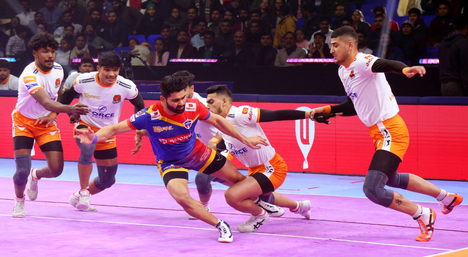 Puneri Paltan demolish U.P. Yoddhas to record sixth win on the trot