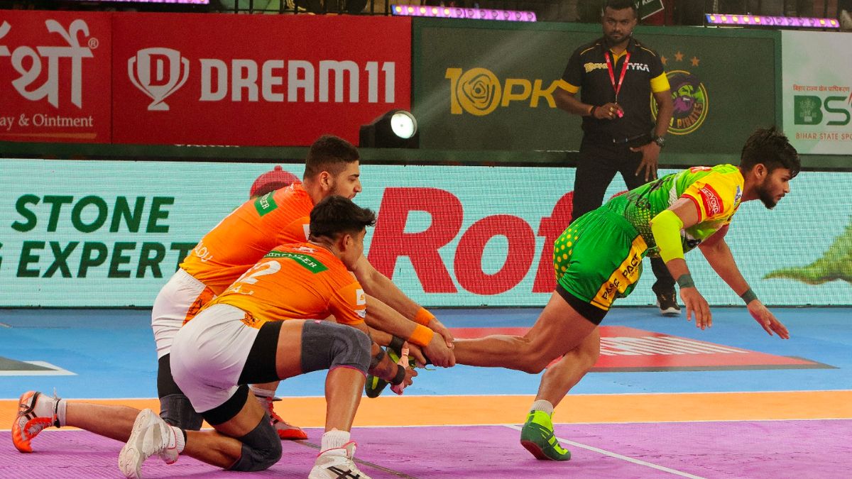 Patna Pirates remain unbeaten at home, play out nail-biting 32-32 tie with Puneri Paltan