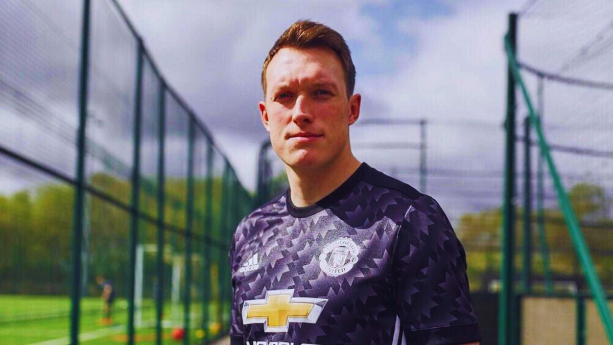 Manchester United, Football, Phil Jones, Apollo